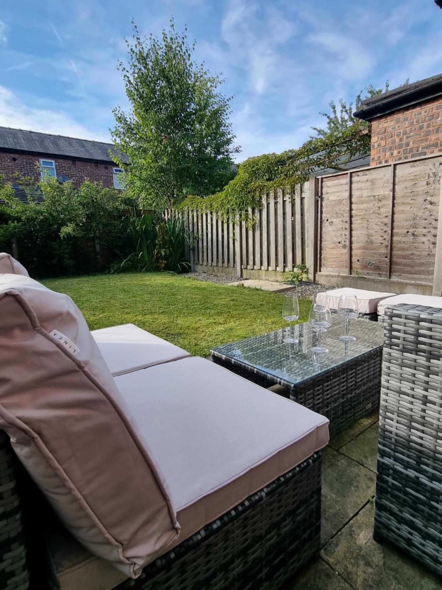 The Heart - Cosy 3 Bedroom House With Double Driveway And Garden In Manchester Zewnętrze zdjęcie