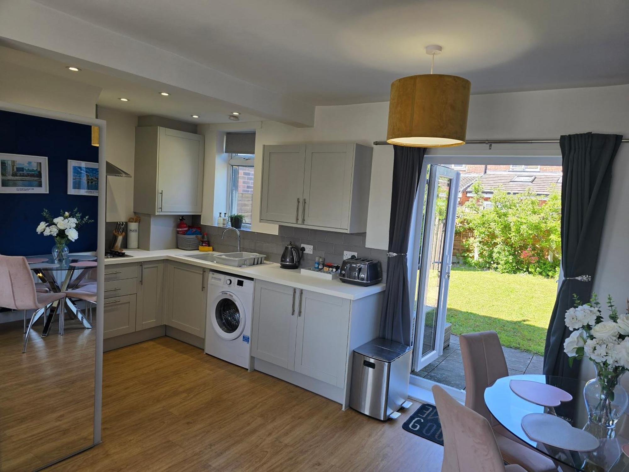 The Heart - Cosy 3 Bedroom House With Double Driveway And Garden In Manchester Zewnętrze zdjęcie